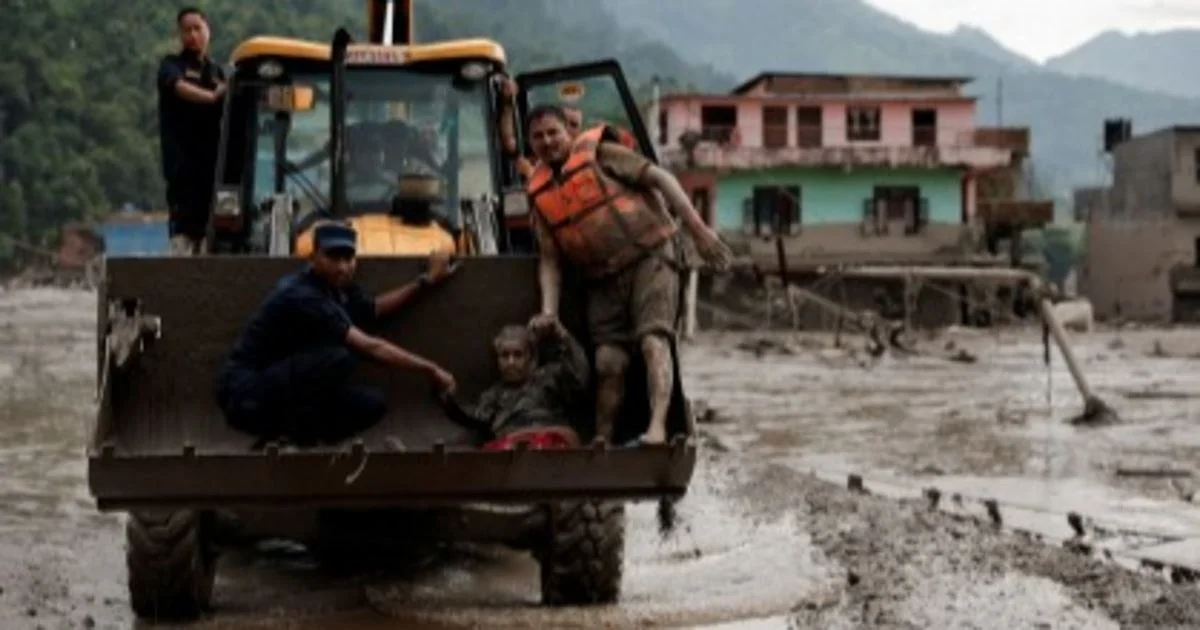 Inundações no Nepal atingem rota popular entre turistas