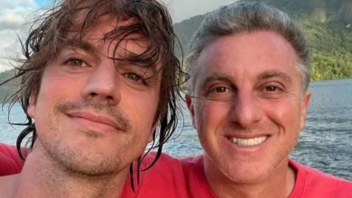 Irmão de Luciano Huck é casado com ator famoso