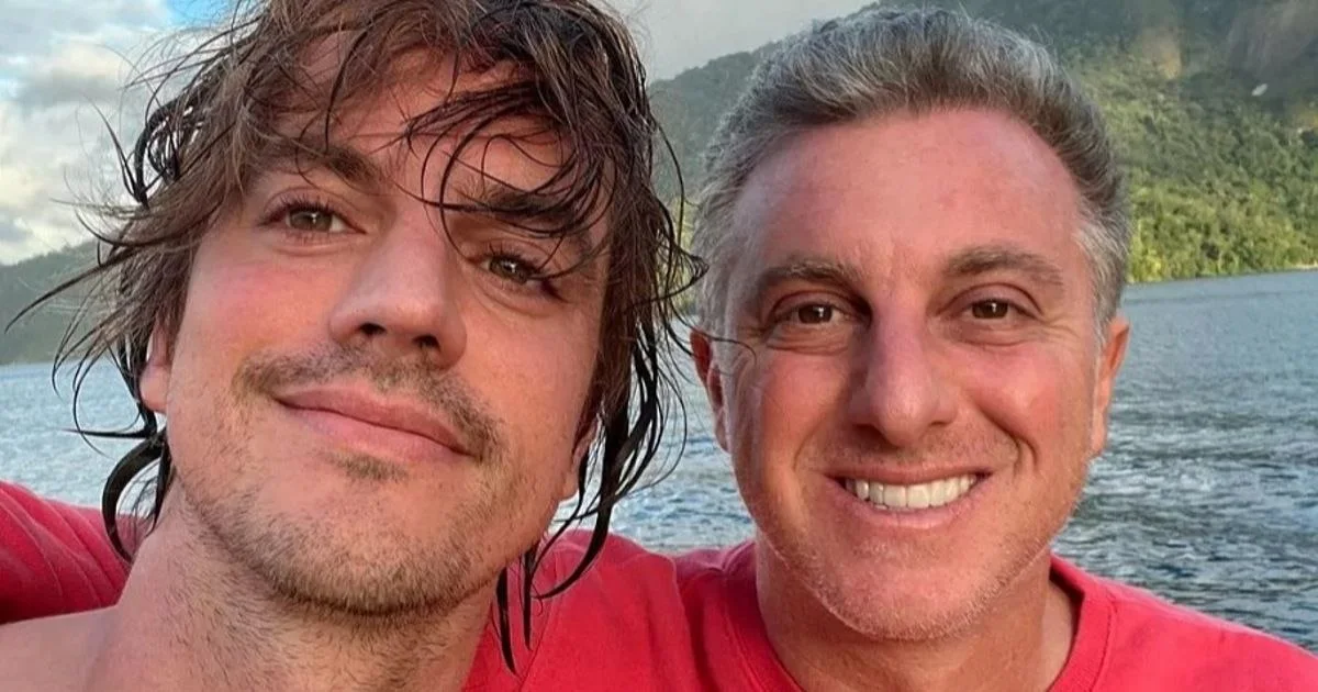 Irmão de Luciano Huck é casado com ator famoso