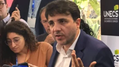 Janja reage, mas Renan não recua e faz novo ataque