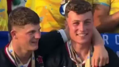 Jogadores de Rugby da Suíça chamam atenção durante comemoração