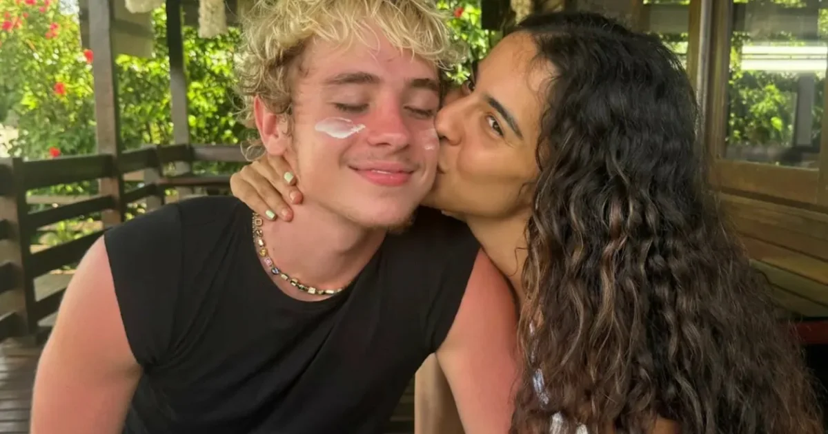 Juliano Floss anuncia fim do relacionamento com Marina Sena