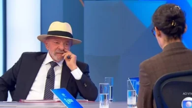 Lula cobra o inesquecível PowerPoint ao vivo na Globo e Tralli dá invertida