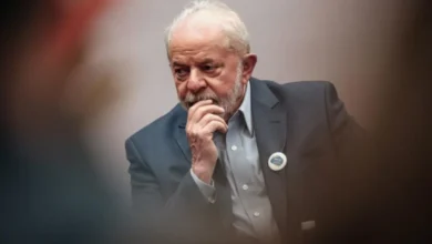 Lula é denunciado por uso do Alvorada para fins eleitorais