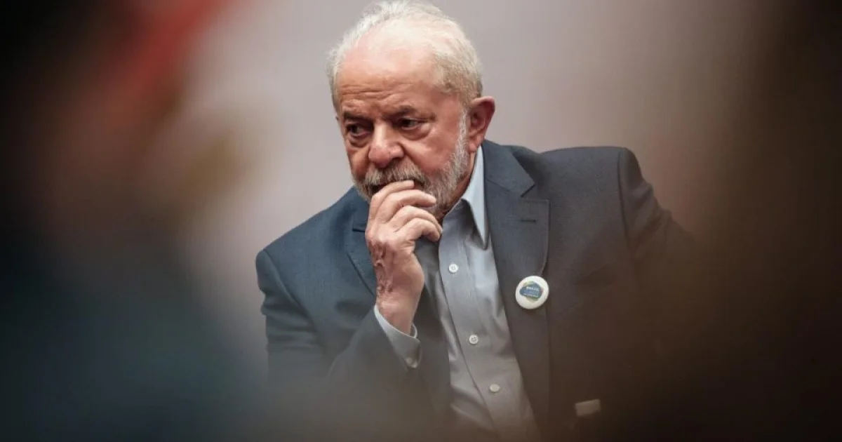 Lula é denunciado por uso do Alvorada para fins eleitorais