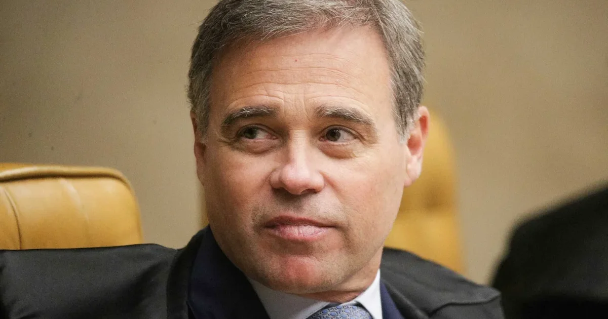 Mendonça manda PF investigar vazamento no caso Lulinha