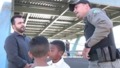 Menino procura a PM para denunciar tio que o derrubou