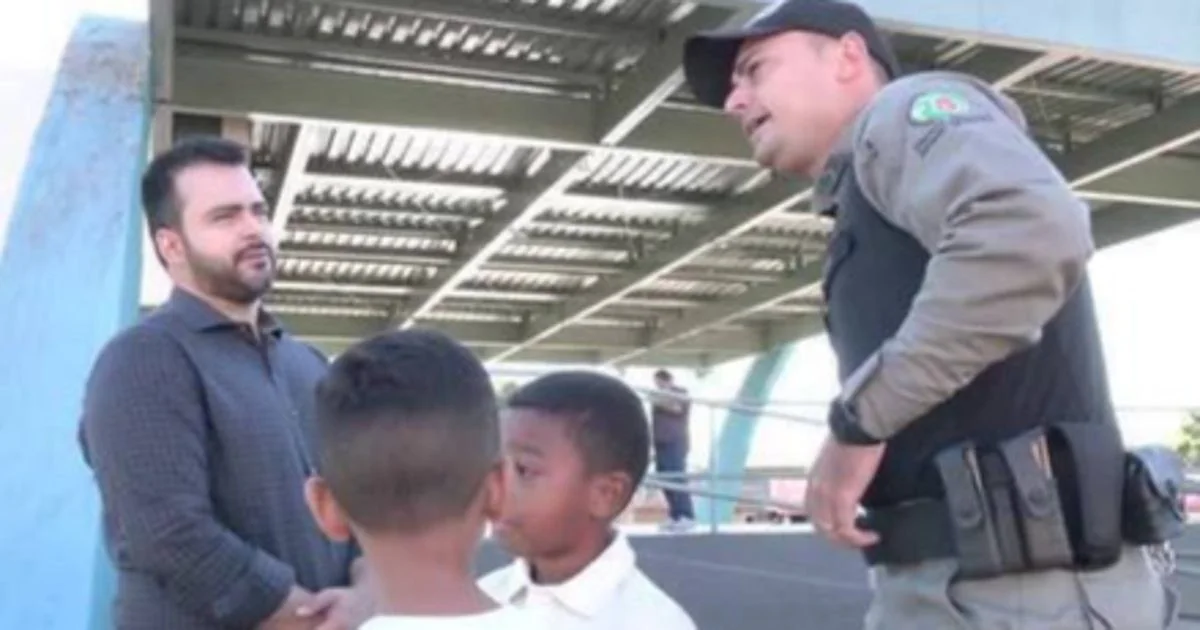 Menino procura a PM para denunciar tio que o derrubou