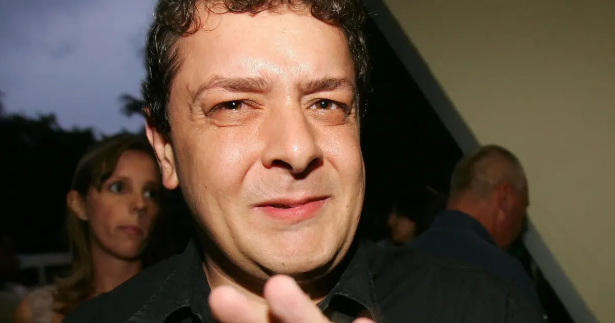 Mensagens de Lulinha a lobista ligado ao "Careca do INSS" são localizadas pela PF: "Nosso futuro é Suíça"
