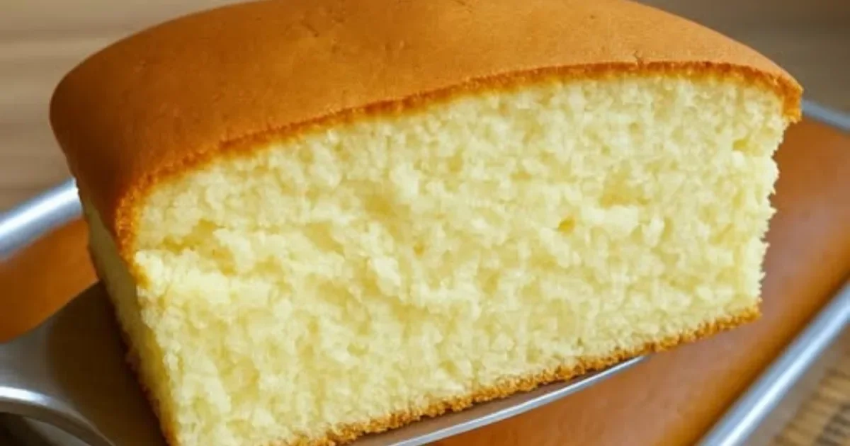 Minha bisavó ensinou esse bolo de leite condensado SEM farinha de trigo fica tão fofinho que parece algodão