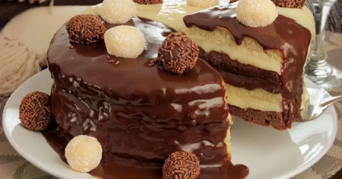 Misture chocolate branco com brigadeiro e prepare o Bolo Dois Amores que fica tão cremoso que ninguém quer só uma fatia