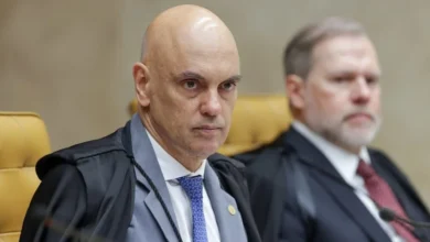 Moraes dá prazo e exige parecer da PGR sobre recursos de Bolsonaro