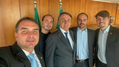 Moraes toma decisão envolvendo filhos de Jair Bolsonaro antes do Dia dos Pais