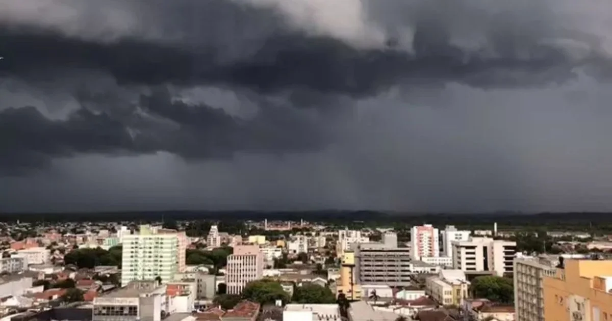 Novo ciclone muda de vez o clima e uma queda de temperatura muda tudo