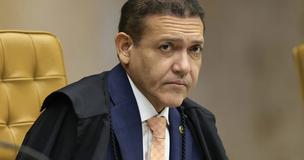 Nunes Marques assume caso Flávio Bolsonaro após mudança no TSE