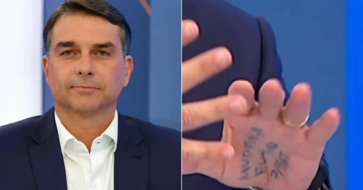O que estava escrito na mão de Flávio Bolsonaro?