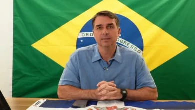 O risco que a Globo corre com Flávio Bolsonaro no JN esta noite