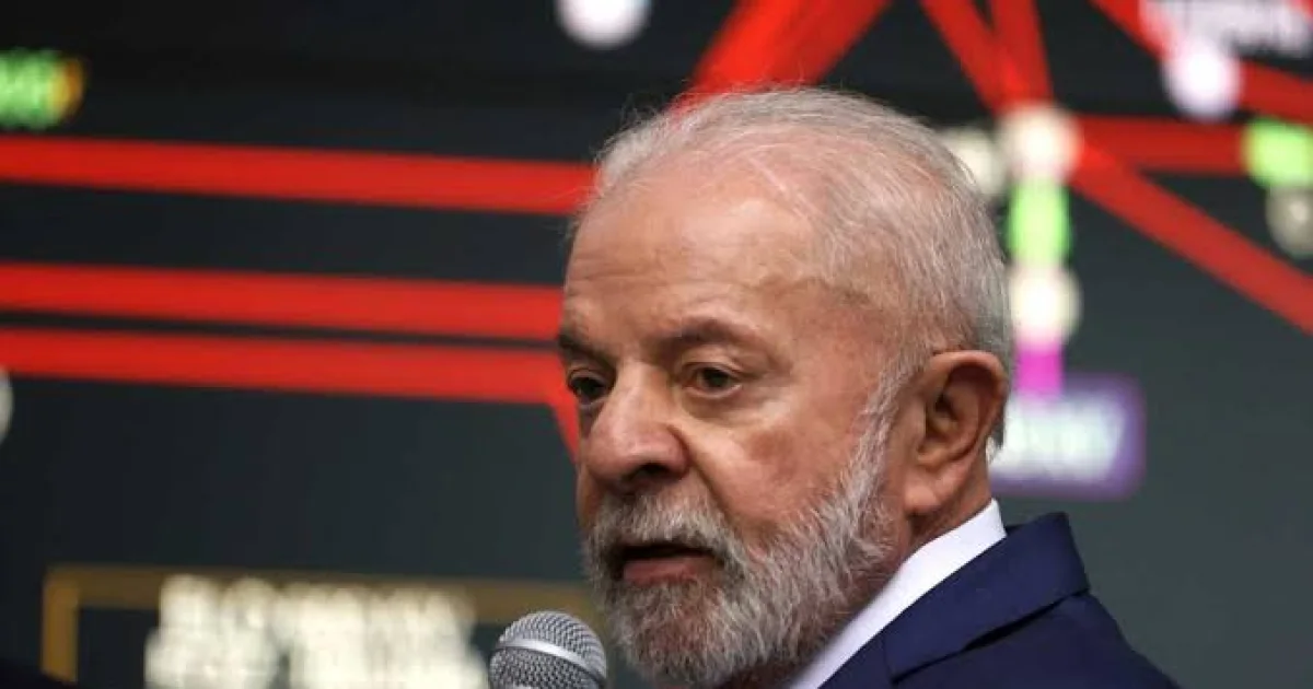 Pela primeira vez desde abril, Lula supera Flávio