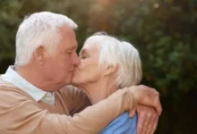 Por que alguns casais com mais de 60 anos beijam menos na boca?