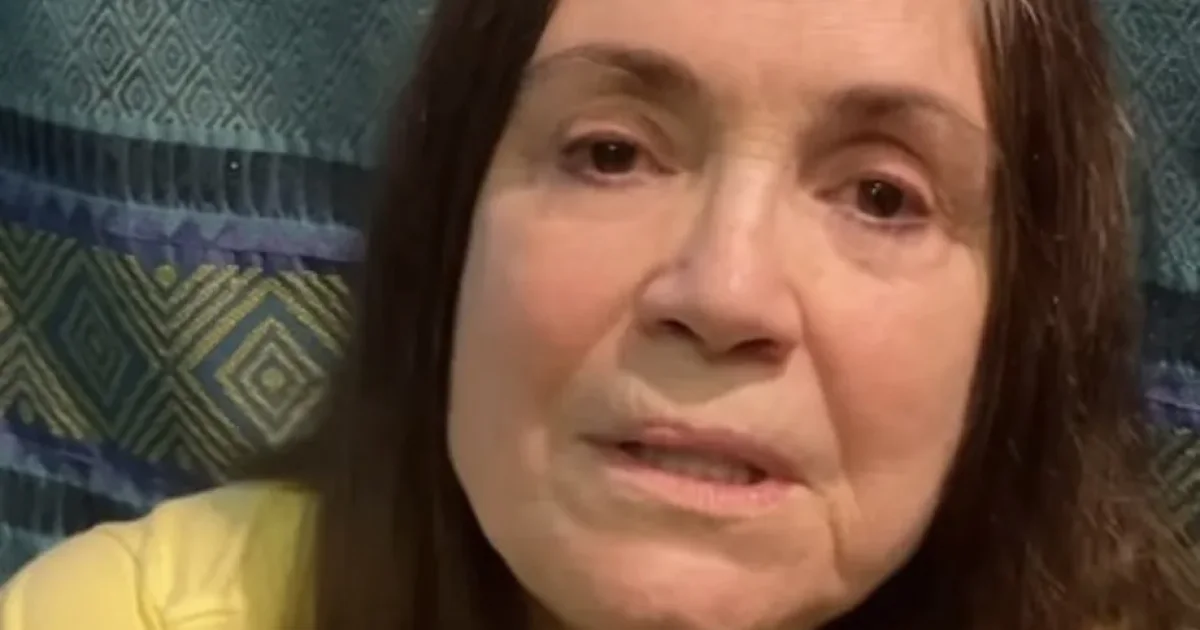 Regina Duarte reflete sobre passagem na política e volta aos palcos com a filha