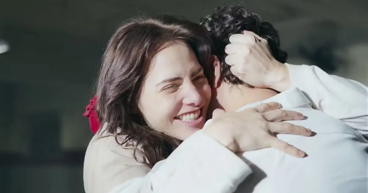Resumo de Quem Ama Cuida de 28 de agosto: Adriana e Pedro comemoram