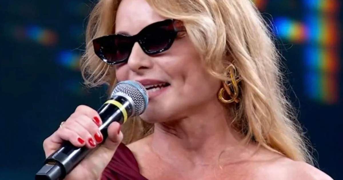 Rita Guedes chama atenção no ‘Domingão’ com óculos de sol