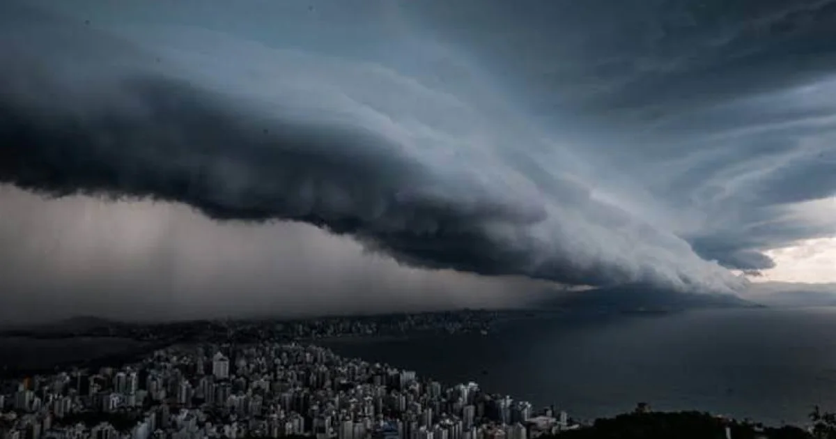 Sistema meteorológico coloca quatro estados em alerta para ventos de até 100 km/h e tempestades