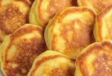 Tem farinha, leite e ovos em casa? Faça essa massinha rápida na frigideira e descubra um lanche simples que conquista na primeira mordida
