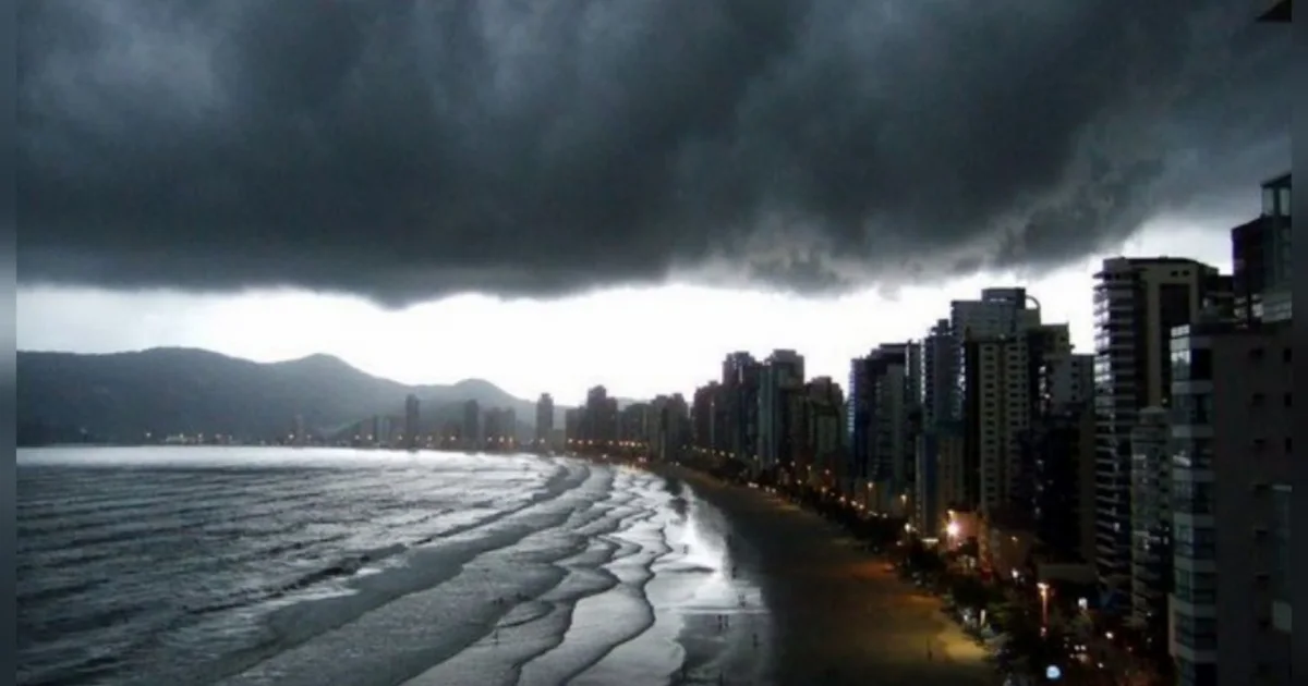 Tempestades colocam sete estados em alerta amarelo