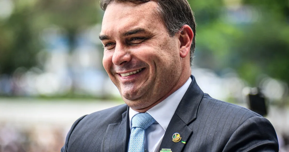 “Tentaram me filiar ao PT”: Flávio Bolsonaro revela novo capítulo da polêmica