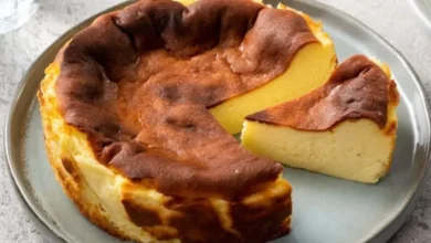 Torta Basca cremosa: a sobremesa com casquinha caramelizada que parece queimada, mas é justamente aí que está o segredo.