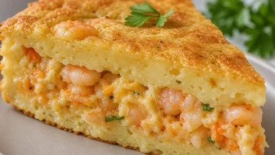 Torta de Liquidificador de Camarão: cremosa, douradinha e muito fácil de preparar