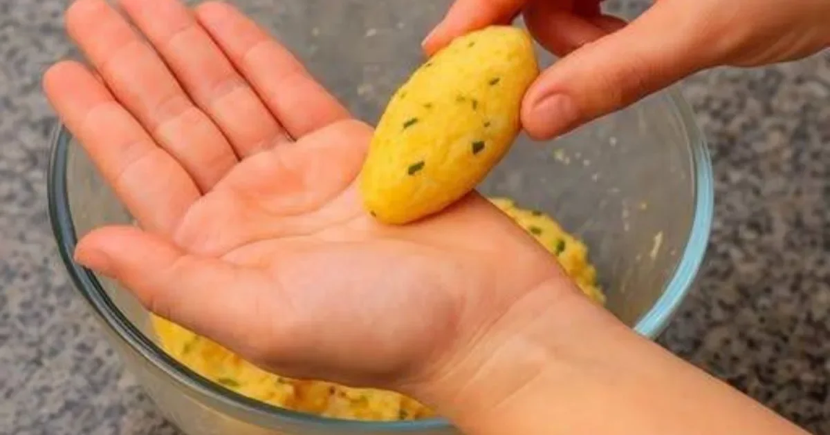 Transforme o arroz de ontem nesse bolinho sequinho e dourado