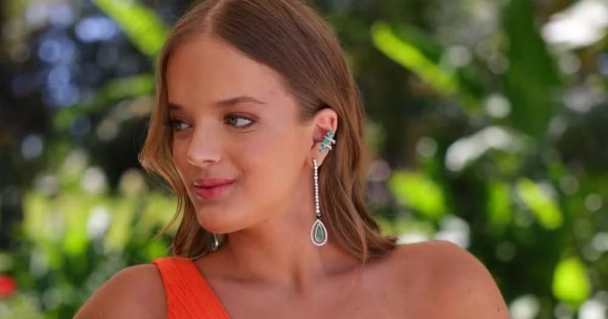 Vestido de Rafa Justus chama atenção em festa de casamento