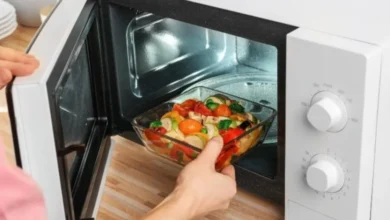 Você coloca isso no micro-ondas? 7 itens que merecem atenção