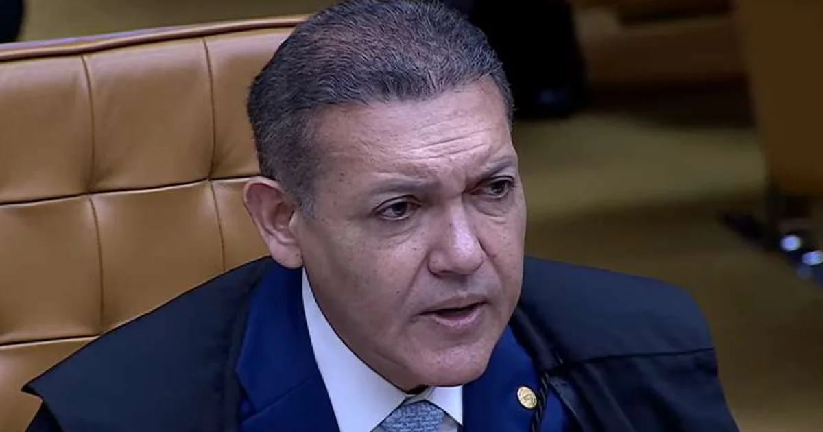 Alerta do TSE teria supostamente influenciado decisão de Nunes Marques no STF