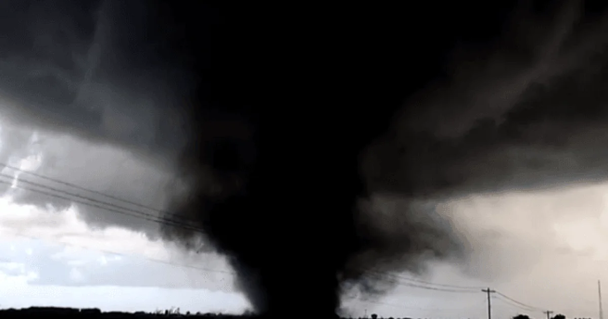 Alerta máximo: Três estados brasileiros entram em rota de risco para tornados nesta semana