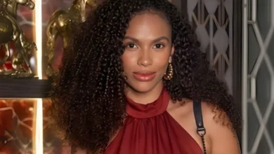 Andréia é desmascarada por Pilar após ficar noiva de Rafael em Quem Ama Cuida