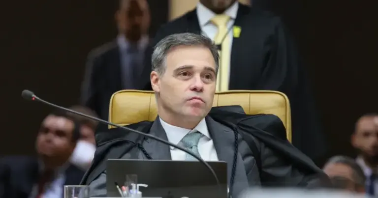 Após anúncio de Lula, André Mendonça toma decisão e recusa pedido no TSE