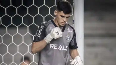 Após derrota contra o Vasco, goleiro do Coritiba se pronuncia
