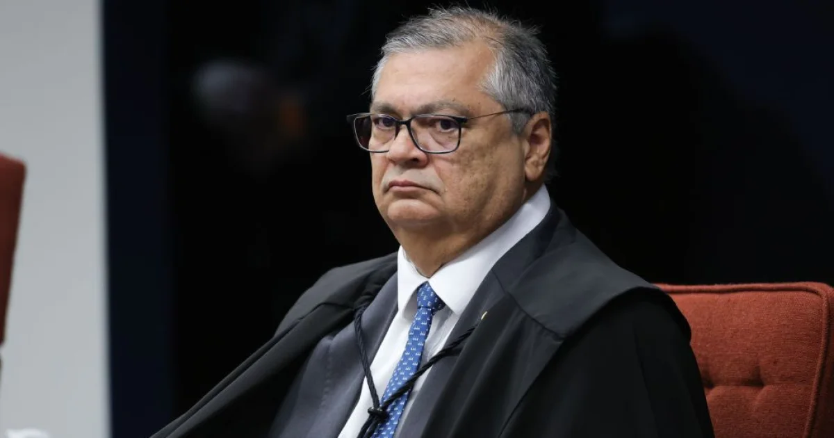 Após fala de Fachin, Dino toma atitude sobre fim de inquéritos