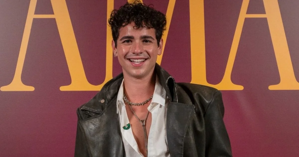 Ator de Quem Ama Cuida relata episódio de homofobia a caminho do Rock in Rio