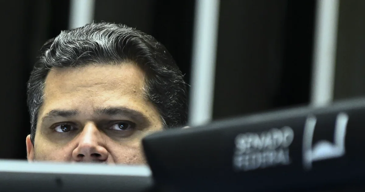 Bergamo: Senadores articulam pedir impeachment de Mendonça