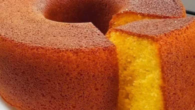 Bolo de fubá fofinho: receita simples que deixa a casa com cheiro de café da tarde
