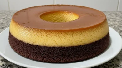 Bolo pudim de chocolate uma sobremesa cremosa que conquista na primeira fatia