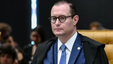 Bomba no STF: Zanin barra pedido e nega instalação da CPI do Master no Senado