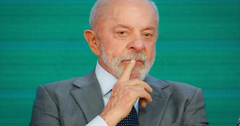“Caíram de joelhos”: Lula surpreende ao falar de brasileiros e dos Estados Unidos
