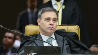 Campanha de Lula é multada pelo TSE