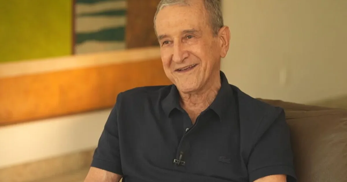 Carlos Alberto Parreira recebe alta após longo período internado e seguirá tratamento em casa