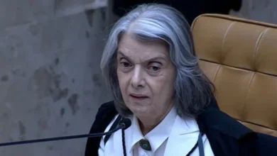 Cármen Lúcia se diz constrangida e faz pedido direto ao povo brasileiro